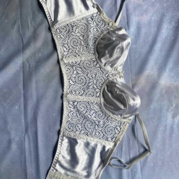 WHITE SATIN AND LACE BUSTIER - Picture 2 of 7